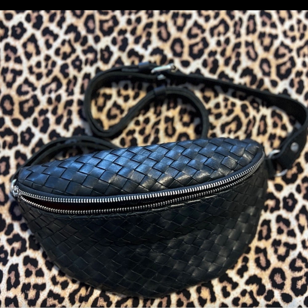 Hides Canada woven black leather crossbody bumbag- Like NEW